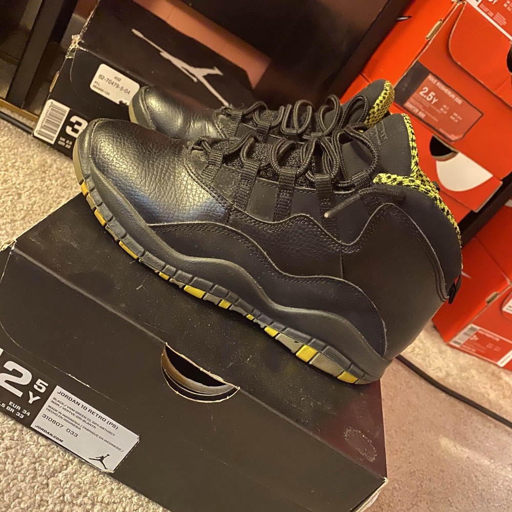 Air Jordan Retro 10 “venom green”